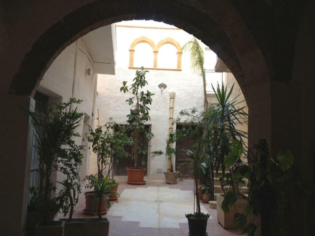 La Corte Di Zaccaria مازارا ديل فالو المظهر الخارجي الصورة